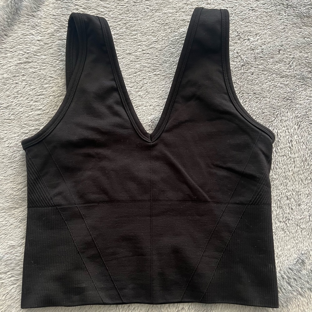 NWOT YPB Abercrombie seamlessCORE V-Neck Slim Tank